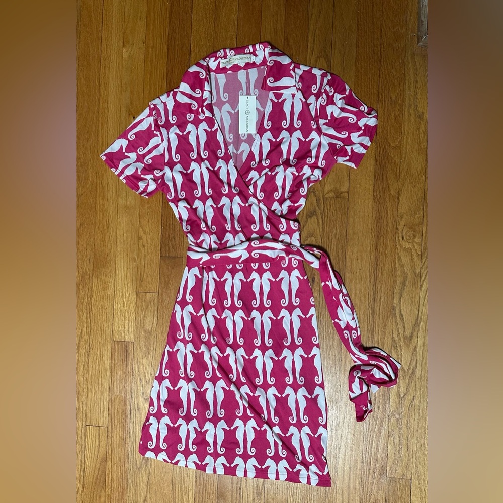 Tracy Negoshian Seahorse Pink White Wrap Dress Size Large